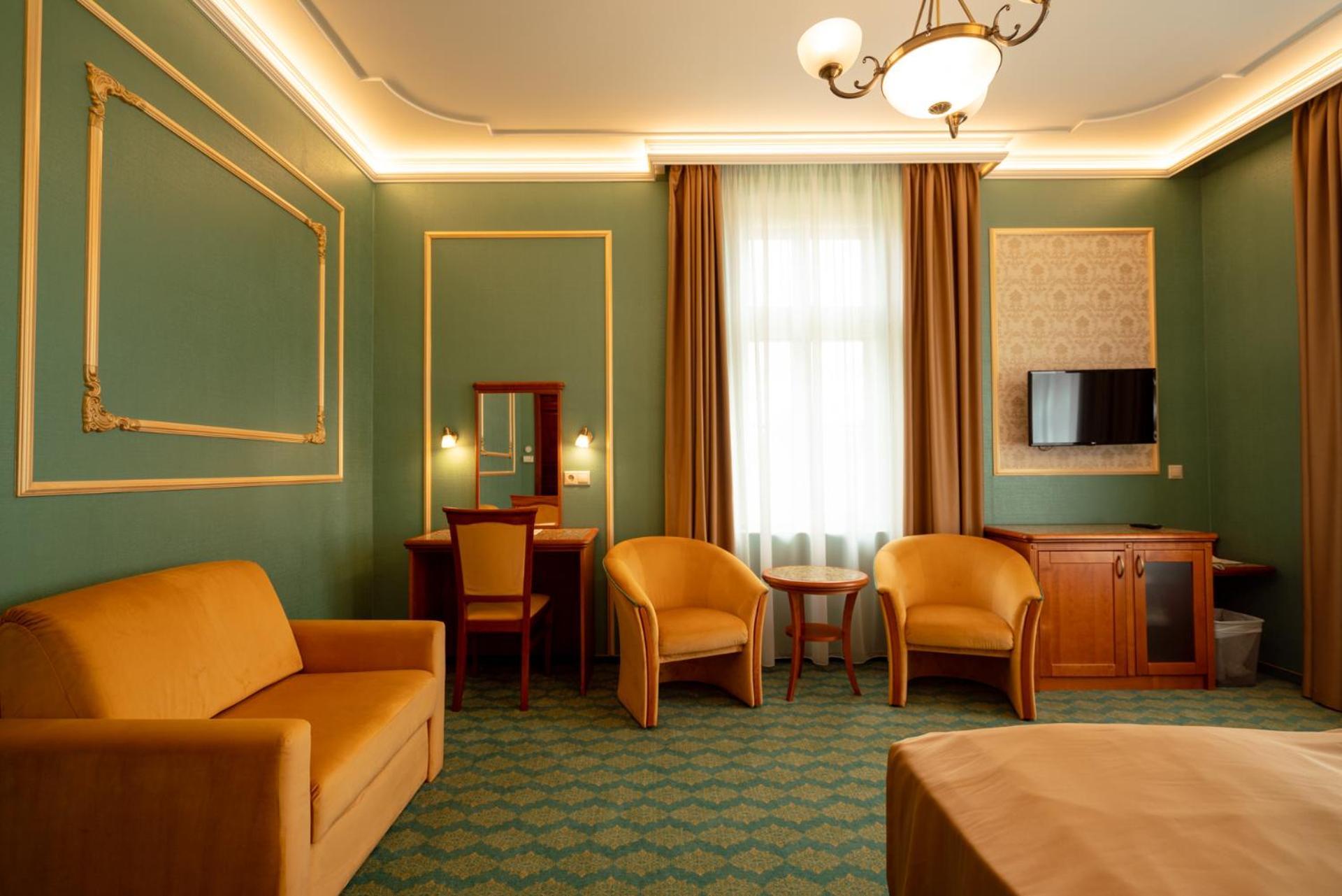Elizabeth Hotel Gyula Bagian luar foto